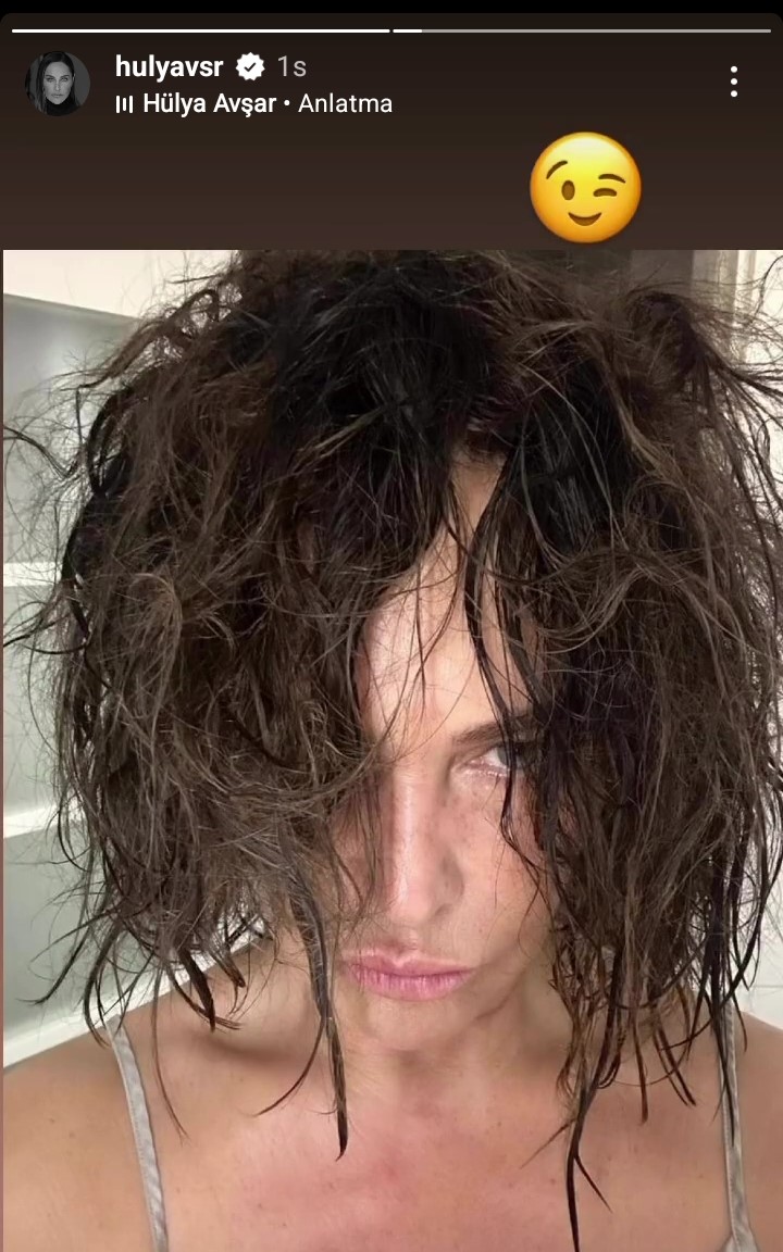 Hülya Avşar&#039;dan Duş Sonrası Selfie