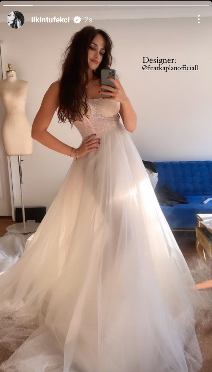 Ünlü oyuncunun bikinili paylaşımları dikkat çekti  