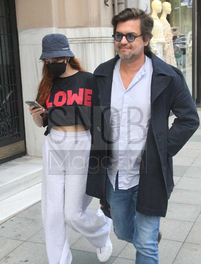 El Ele Görüntülendiler! Evlilik Açıklaması