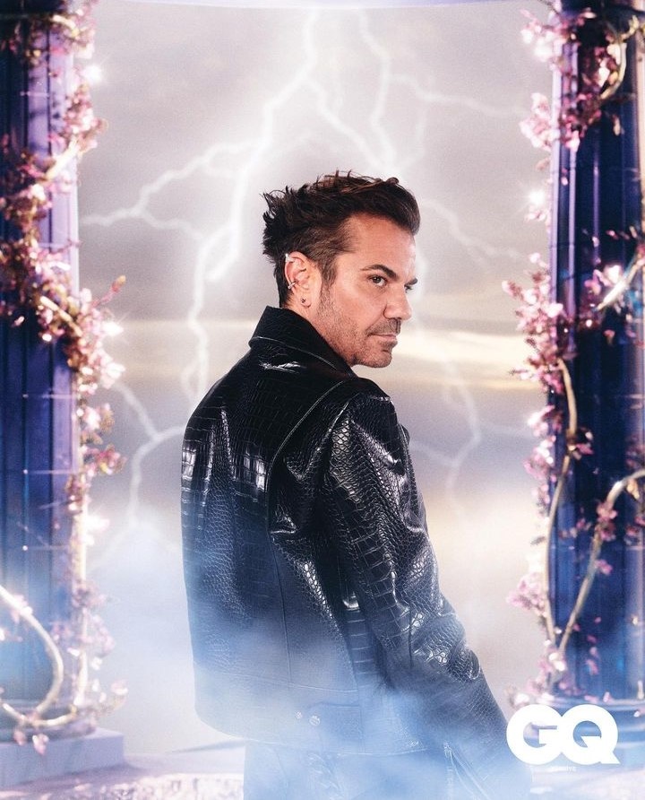 Kenan Doğulu da O Modaya Katıldı! Hayranlarını Şaşırttı!