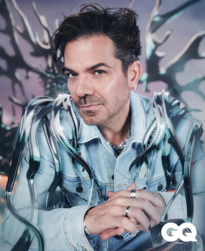 Kenan Doğulu da O Modaya Katıldı! Hayranlarını Şaşırttı!