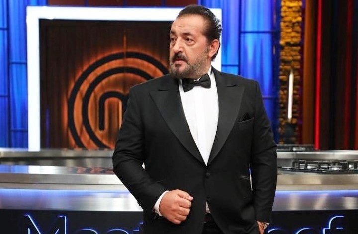 Mehmet Yalçınkaya, Çocukluk ve Gençlik Fotoğraflarını Paylaştı! O Halini Görenler Şok Oldu