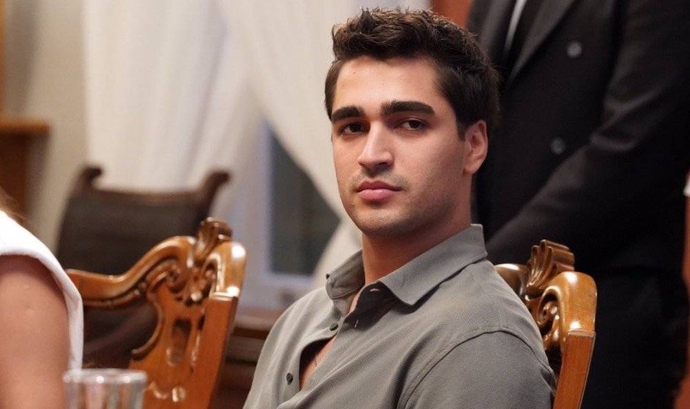 Mert Ramazan Demir Bakın Hangi Ünlü Şarkıcıya Benzetildi?