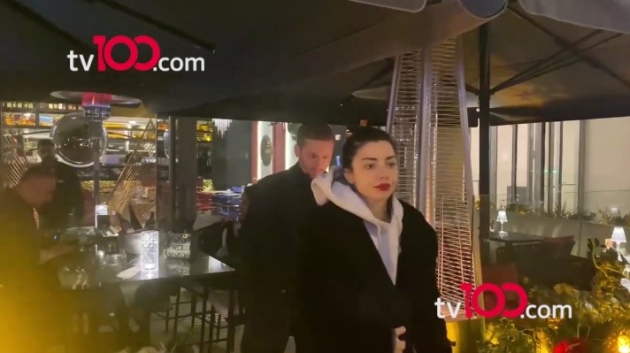 Merve Boluğur, yine yaptı yapacağını... Derin yırtmacıyla sosyal medyayı ayağa kaldırdı