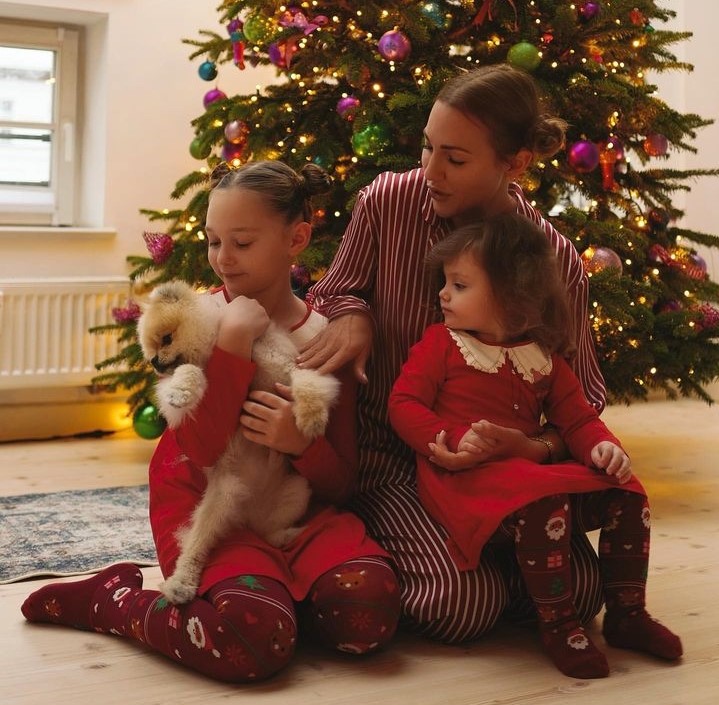 Meryem Uzerli Kızlarını Paylaştı! O Detay Dikkat Çekti 