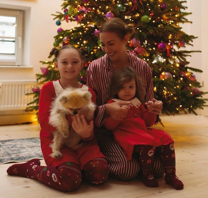 Meryem Uzerli Kızlarını Paylaştı! O Detay Dikkat Çekti 