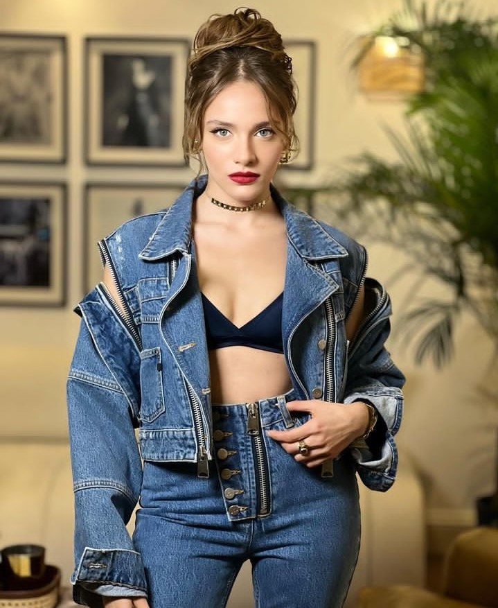 Miray Daner&#039;in Yeni Tarzı Hayranlarını İkiye Böldü