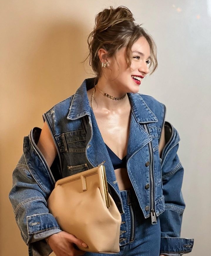 Miray Daner&#039;in Yeni Tarzı Hayranlarını İkiye Böldü