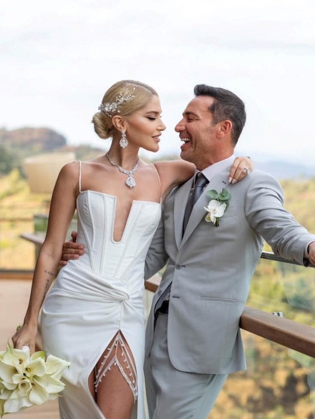 Mustafa Sandal ile Eşi Melis Sandal&#039;ın 7.5 Milyonluk Aracı Ortaya Çıktı