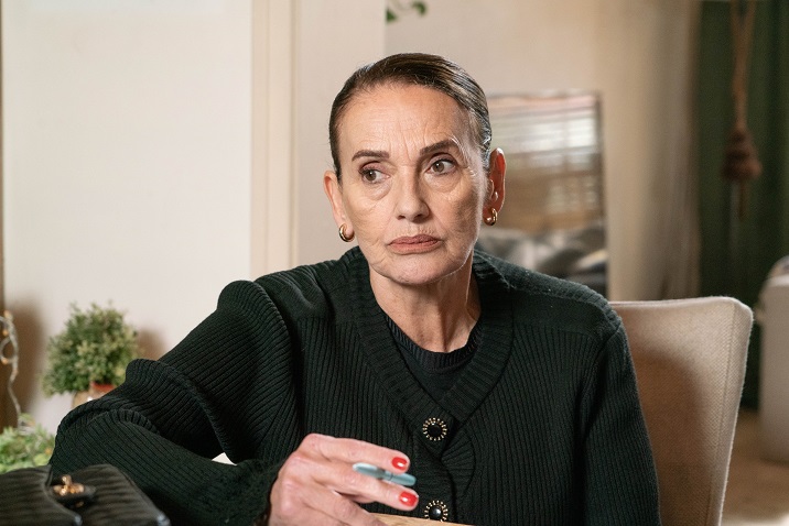 Nur Sürer Camdaki Kız&#039;a Veda Etti 