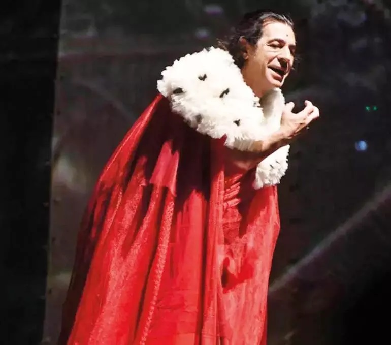 Okan Bayülgen, Depremzedeler İçin Sahne Alan Oyunlara Açıklık Getirdi