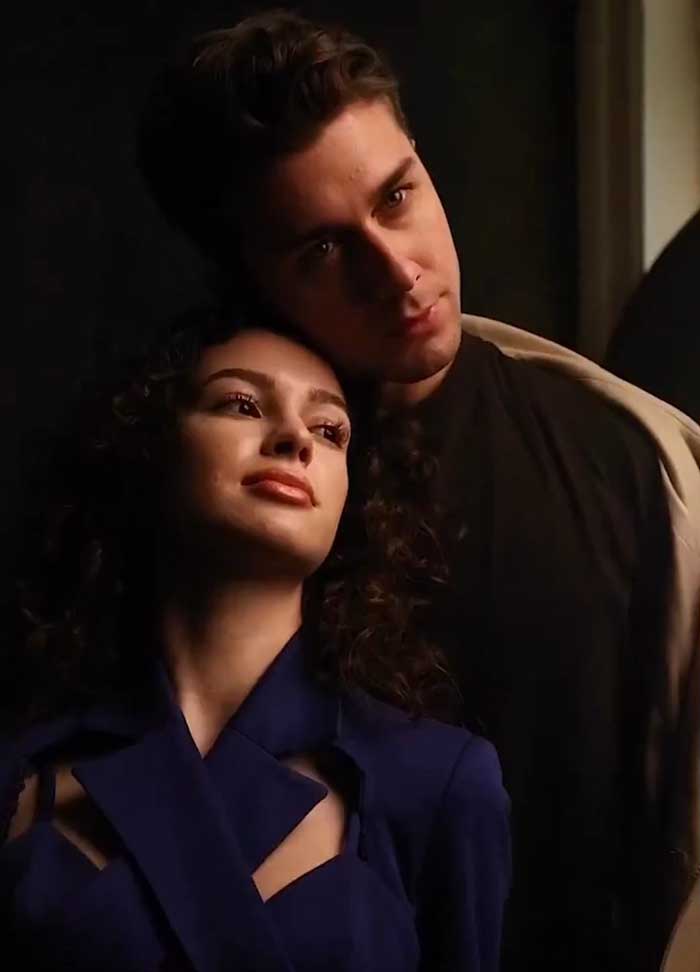 Aşk İtirafıyla Dikkat Çekti!