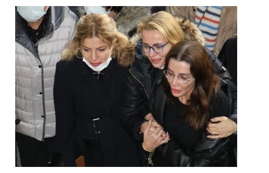 Özge Ulusoy Ateş Püskürdü