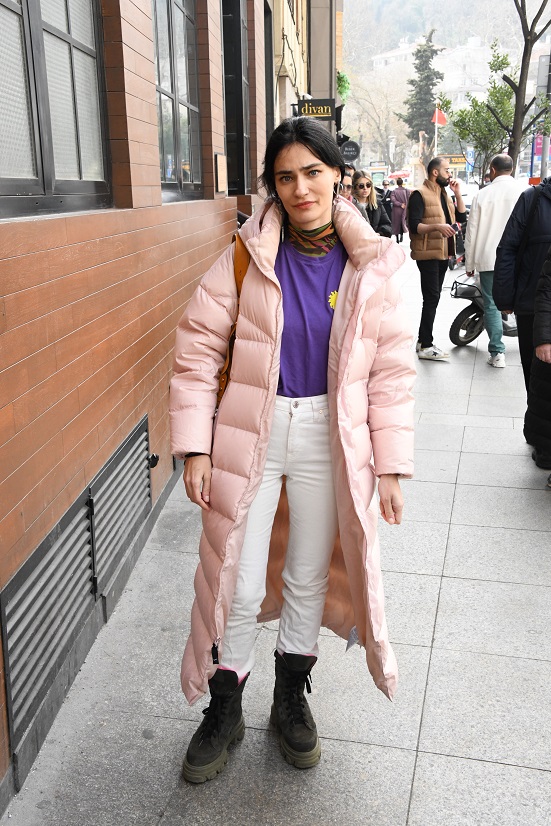 Saadet Işıl Aksoy, Deprem Bölgesine Reklam İçin Gittiği İddia Edilen Ünlülere Sert Tepki