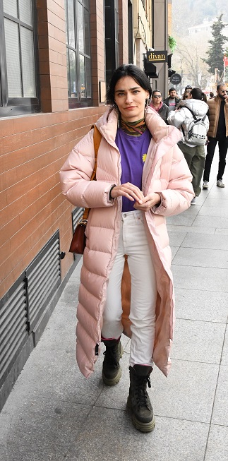 Saadet Işıl Aksoy, Deprem Bölgesine Reklam İçin Gittiği İddia Edilen Ünlülere Sert Tepki