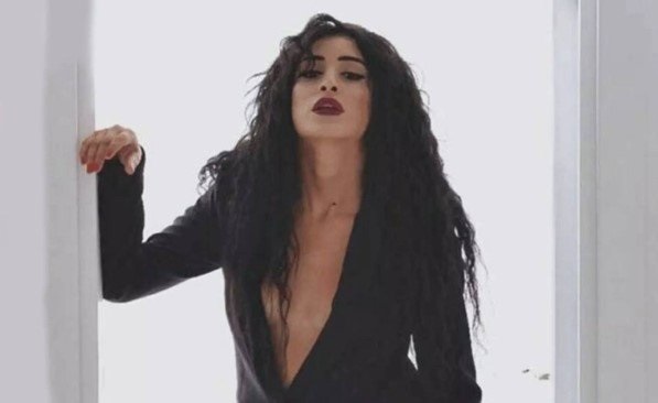 Ünlü Şarkıcı Sevgilisini Öldürdü