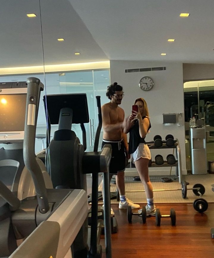 Sevgilisiyle İlk Kez Fotoğraf Paylaştı 