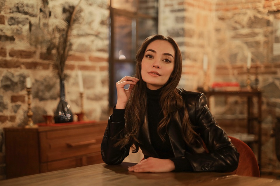 Zeynep Tuğçe Bayat&#039;ın Yeni Projesi Belli Oldu